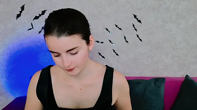 Miss Arwen online show from 10/28/25, 04:27