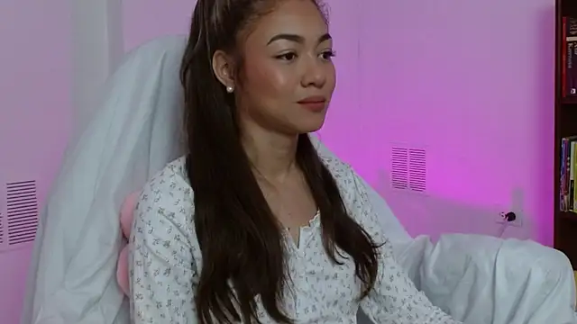 hantonella  online show from 11/20/25, 01:11