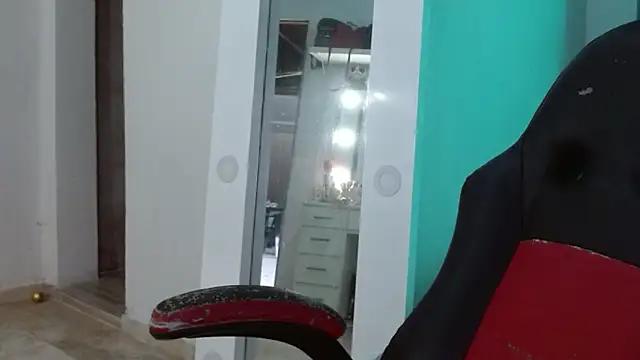 hantonella  online show from 04/18/26, 02:43