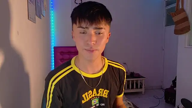 santi-fabulous online show from 12/18/25, 03:01