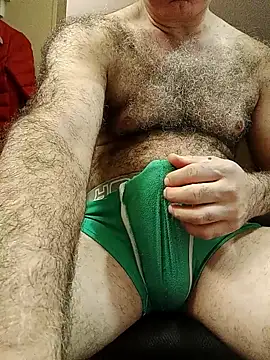 Snapshot of takcikarr chatting on 10/19/25, 01:28 takcikarr online show from 10/19/25, 01:28