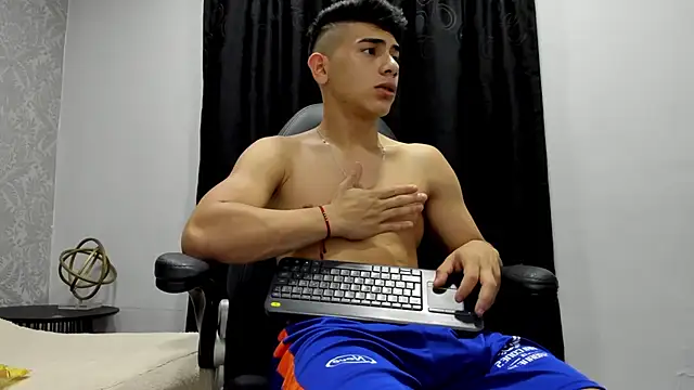 andrew rose  online show from 01/09/25, 05:11