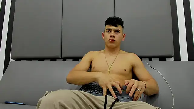 andrew rose  online show from 01/10/25, 12:15