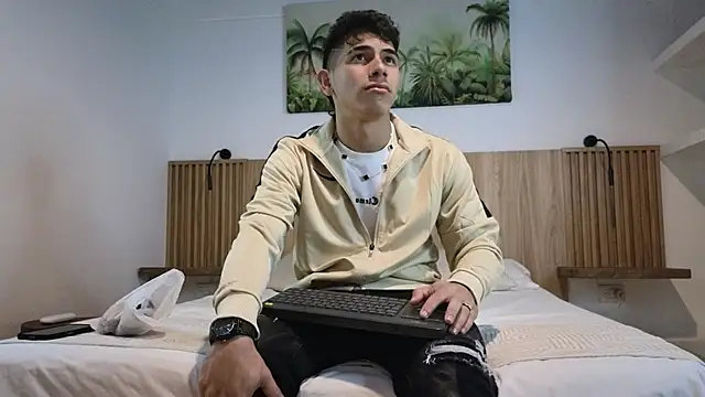 andrew rose  online show from 10/24/25, 11:23