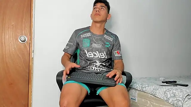 andrew rose  online show from 11/15/25, 02:31