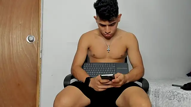 andrew rose  online show from 12/13/25, 07:53