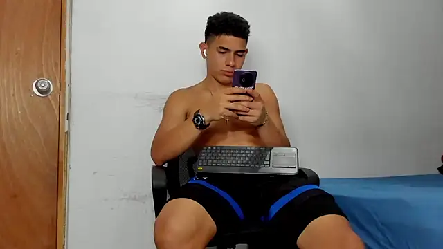 andrew rose  online show from 04/09/26, 06:19