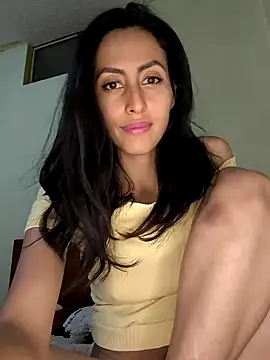 Anahi cake online show from 02/12/25, 02:56