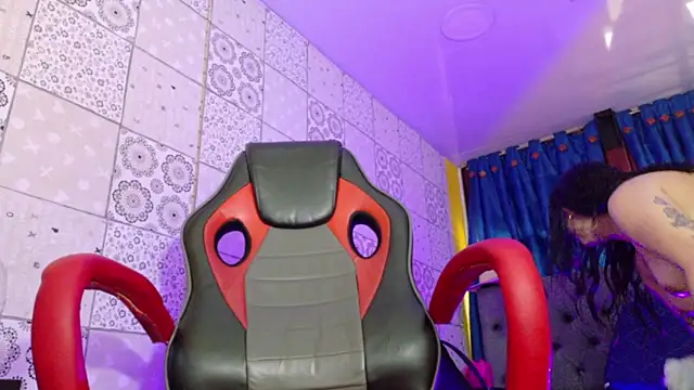 Lina23  online show from 10/17/25, 12:52