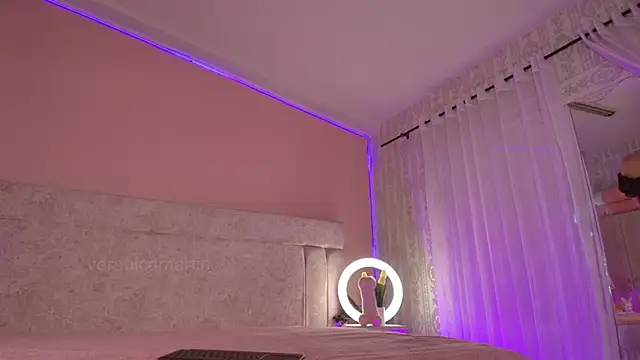 Snapshot of VeronicaMartiin chatting on 11/24/25, 09:36 VeronicaMartiin online show from 11/24/25, 09:36