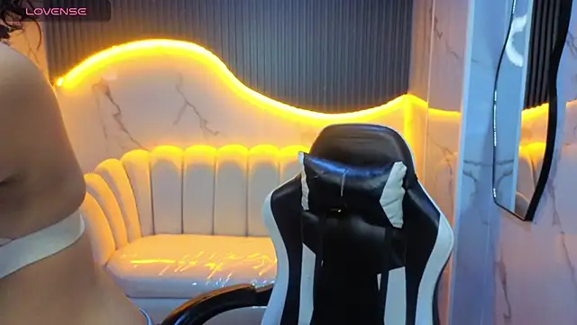 victoria castillo b online show from 02/21/26, 12:39