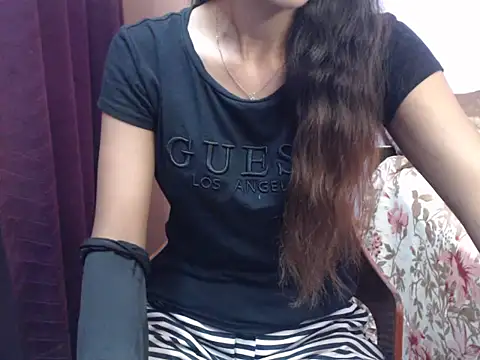Snapshot of Angel_kiyara chatting on 09/23/25, 06:44 Angel kiyara online show from 09/23/25, 06:44