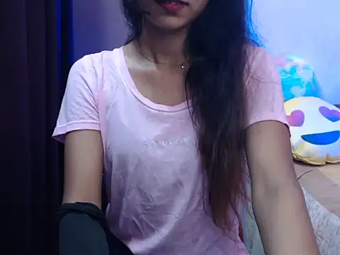 Snapshot of Angel_kiyara chatting on 10/04/25, 06:17 Angel kiyara online show from 10/04/25, 06:17