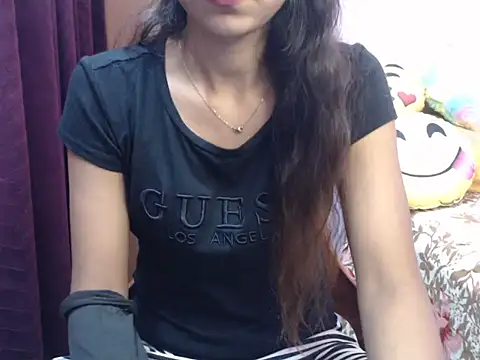 Snapshot of Angel_kiyara chatting on 10/16/25, 06:31 Angel kiyara online show from 10/16/25, 06:31