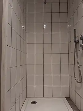 Snapshot of tijdelijk7 chatting on 12/30/24, 03:46 tijdelijk7 online show from 12/30/24, 03:46