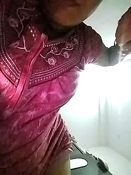 Snapshot of _sonal_sharma chatting on 09/08/25, 07:57 sonal sharma online show from 09/08/25, 07:57