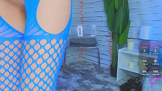 Snapshot of Milana_Sapphire chatting on 02/20/25, 10:48 Milana Sapphire online show from 02/20/25, 10:48