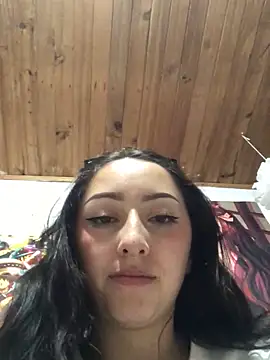 Snapshot of v1cky_ chatting on 12/12/24, 03:43 v1cky online show from 12/12/24, 03:43