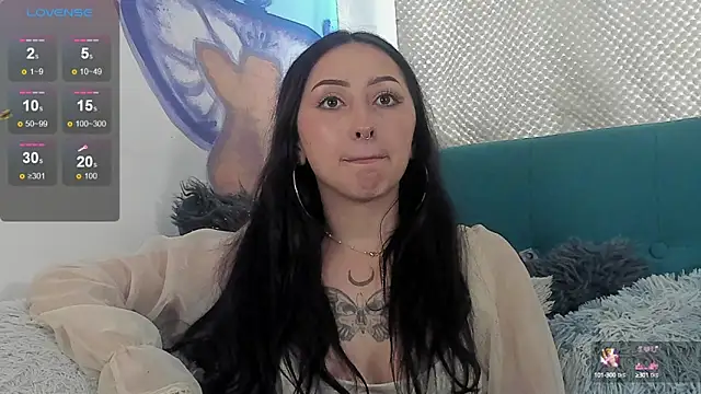 Snapshot of v1cky_ chatting on 01/10/25, 09:42 v1cky online show from 01/10/25, 09:42