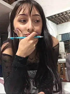 Snapshot of v1cky_ chatting on 10/09/25, 12:41 v1cky online show from 10/09/25, 12:41