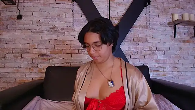 Emmapark  online show from 12/14/25, 02:33