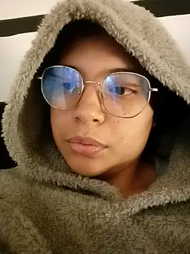 Emmapark  online show from 12/21/25, 11:39