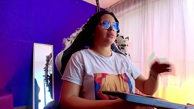 Emmapark  online show from 02/03/26, 06:46