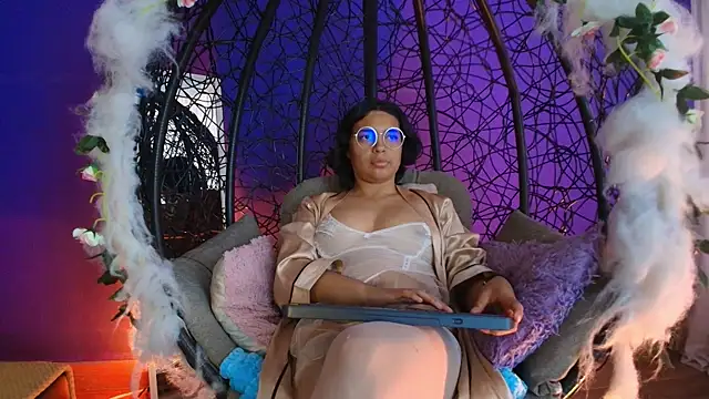 Emmapark  online show from 04/17/26, 08:34