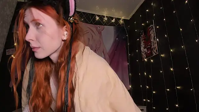 Snapshot of FruttiTatti chatting on 12/12/24, 12:16 FruttiTatti online show from 12/12/24, 12:16