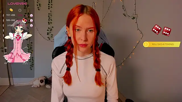 Snapshot of FruttiTatti chatting on 10/28/25, 07:56 FruttiTatti online show from 10/28/25, 07:56