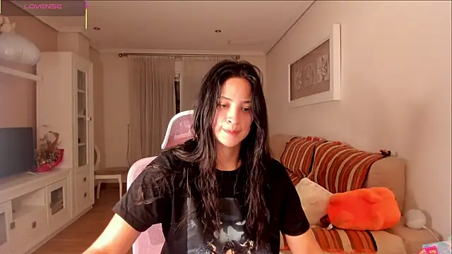 Snapshot of bella_apont chatting on 09/28/25, 11:10 bella apont online show from 09/28/25, 11:10