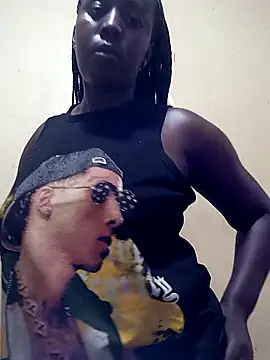 Snapshot of Swit_virgin22 chatting on 12/04/25, 01:20 Swit virgin22 online show from 12/04/25, 01:20