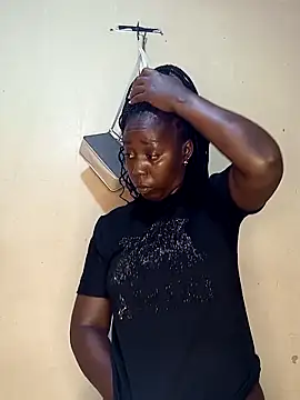 Snapshot of Swit_virgin22 chatting on 12/15/25, 12:59 Swit virgin22 online show from 12/15/25, 12:59