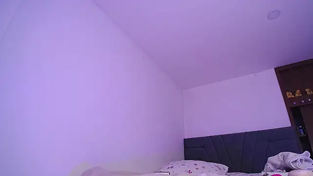 Snapshot of Yinn_Silver chatting on 01/24/25, 10:11 Yinn Silver online show from 01/24/25, 10:11