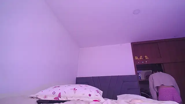 Snapshot of Yinn_Silver chatting on 01/24/25, 01:14 Yinn Silver online show from 01/24/25, 01:14