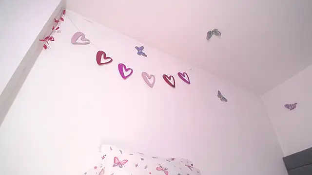 Snapshot of Yinn_Silver chatting on 03/15/25, 12:34 Yinn Silver online show from 03/15/25, 12:34