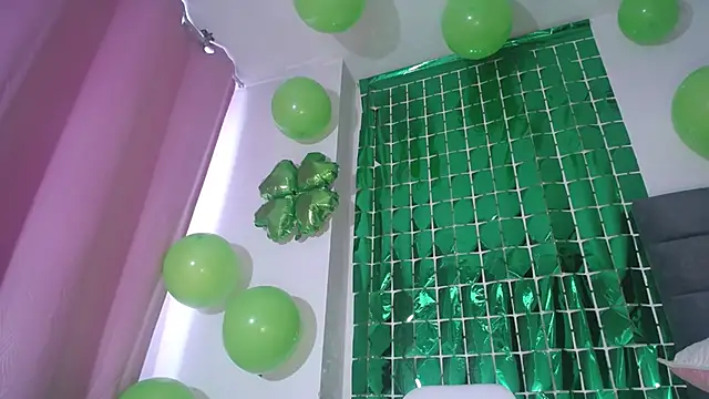 Snapshot of Yinn_Silver chatting on 03/18/25, 12:14 Yinn Silver online show from 03/18/25, 12:14