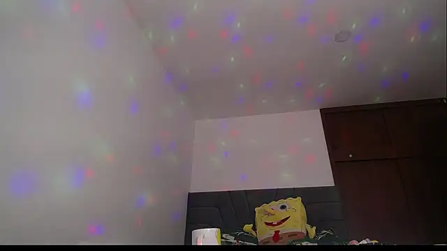 Snapshot of Yinn_Silver chatting on 11/22/25, 10:47 Yinn Silver online show from 11/22/25, 10:47