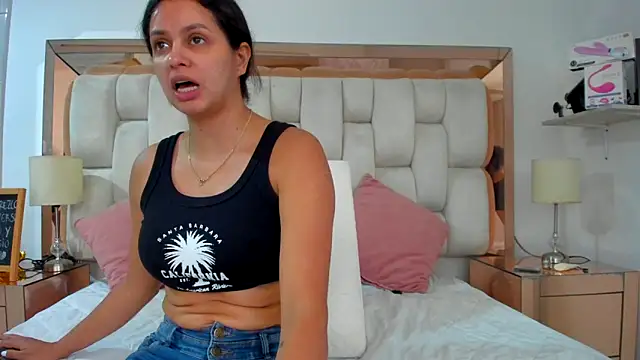 emilyparkerr01 online show from 11/06/25, 10:43