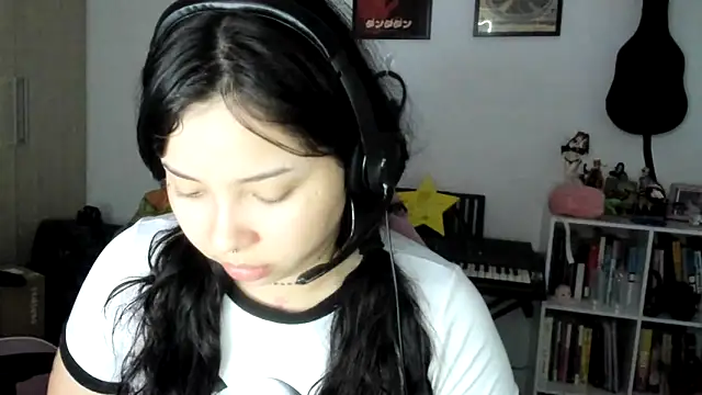 KimieCole online show from 12/19/25, 11:34