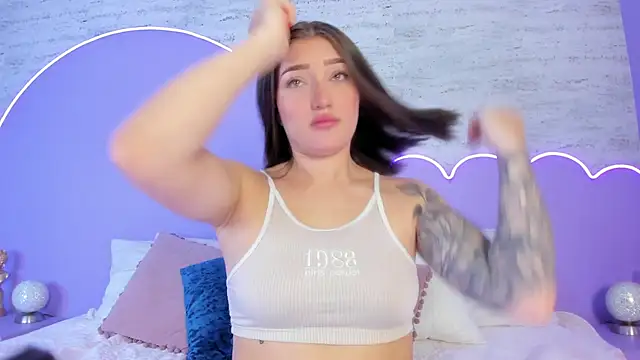 Giaa Ross online show from 11/25/25, 07:36