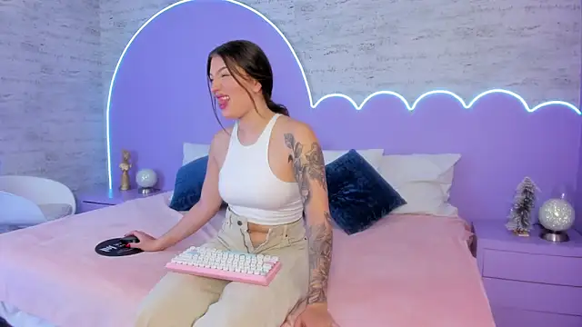 Giaa Ross online show from 12/20/25, 07:32