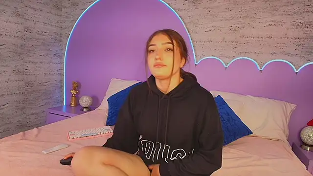 Giaa Ross online show from 03/12/26, 07:31