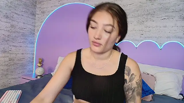 Giaa Ross online show from 04/15/26, 07:32