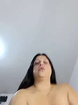 whitegirl0122 online show from 11/13/25, 07:35