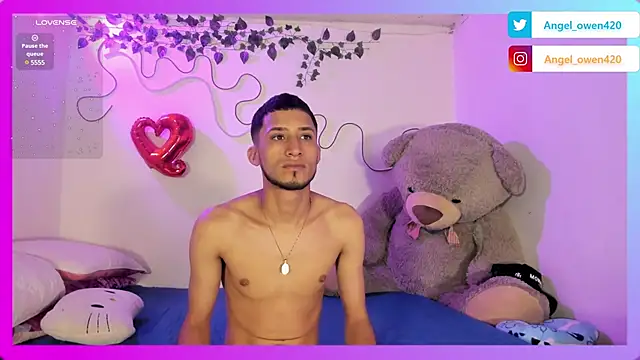 Snapshot of Angel_owen1 chatting on 12/04/24, 11:08 Angel owen1 online show from 12/04/24, 11:08