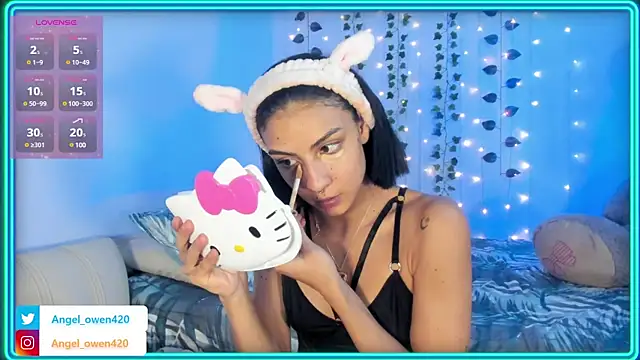 Snapshot of Angel_owen1 chatting on 01/05/25, 03:00 Angel owen1 online show from 01/05/25, 03:00