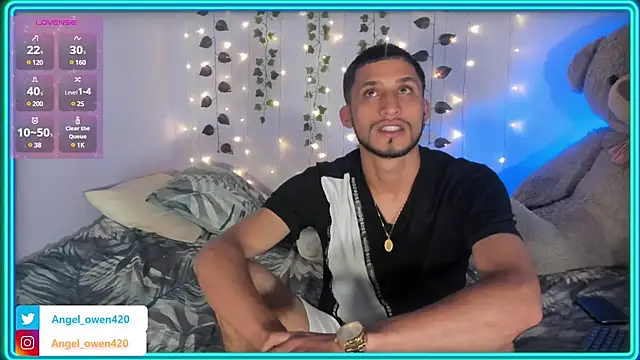 Snapshot of Angel_owen1 chatting on 01/06/25, 06:25 Angel owen1 online show from 01/06/25, 06:25