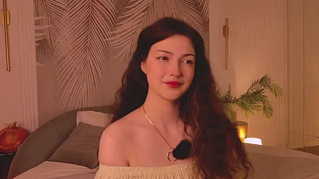 Snapshot of Miley_Smile chatting on 10/23/25, 05:29 Miley Smile online show from 10/23/25, 05:29