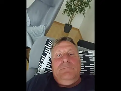 johnnym1 online show from 06/05/26, 08:09
